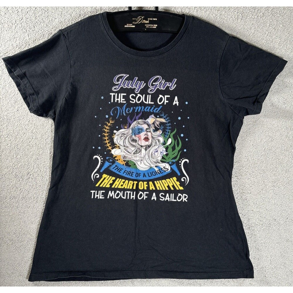 July Girl Graphic T Shirt Size Large Astrology‎ Zodiac Cancer Leo Mermaid